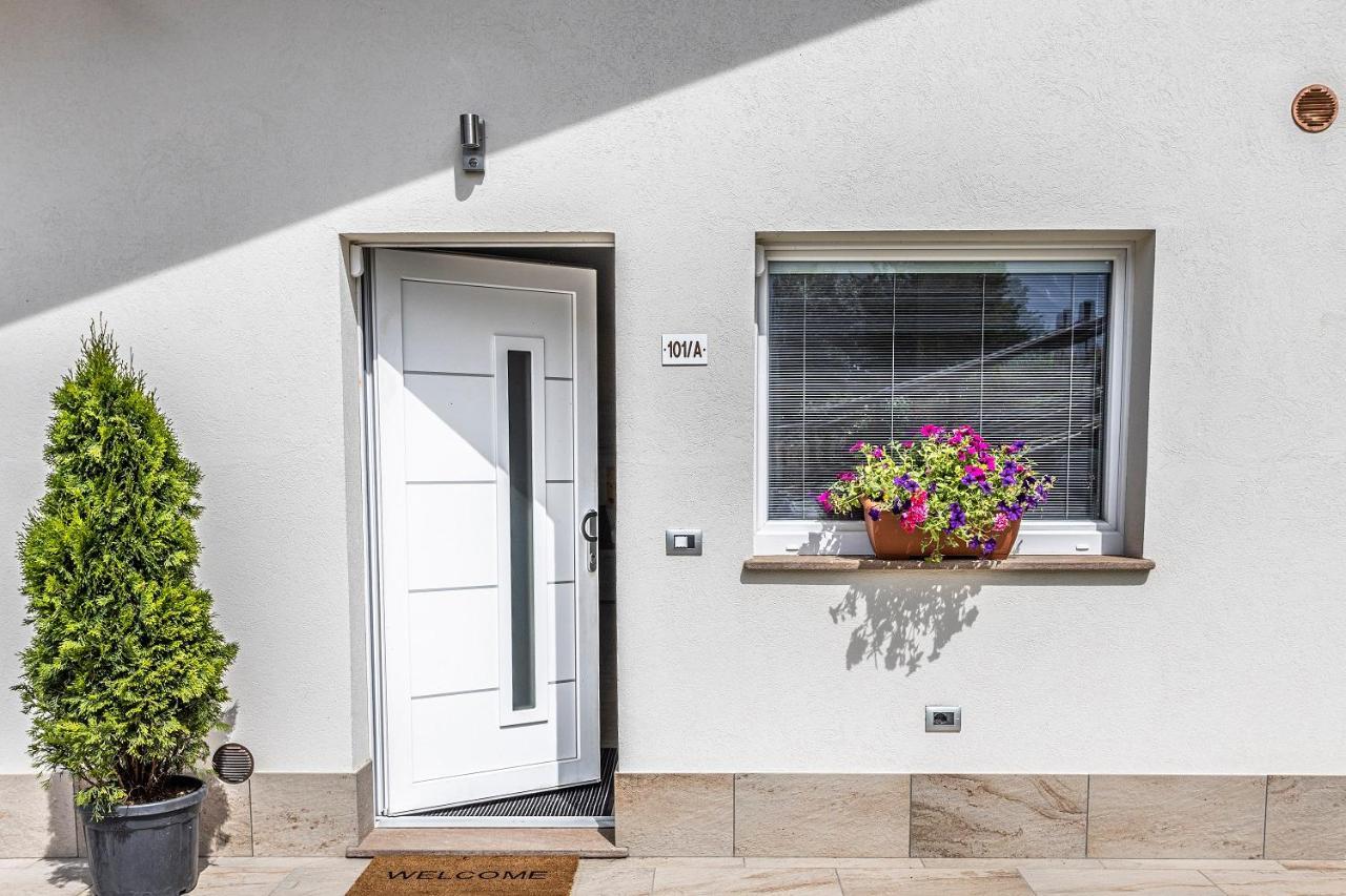 A&G Apartment Aosta - Elegante Casa 100 Mq Su Due Piani Con Wi-Fi-Giardino-Parcheggio Exterior photo